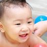 3 Manfaat Tummy Time pada Bayi dan Kapan Harus Melakukannya
