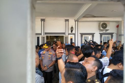 Rekonstruksi Pembunuhan Hakim PN Medan, Tersangka Peragakan 54 Adegan di Rumah Korban