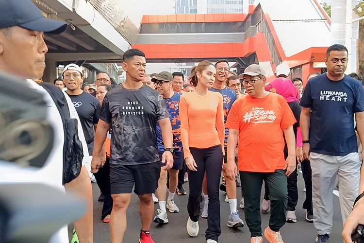Didampingi Cinta Laura, Pramono Kampanyekan Pilah Sampah di CFD Rasuna Said