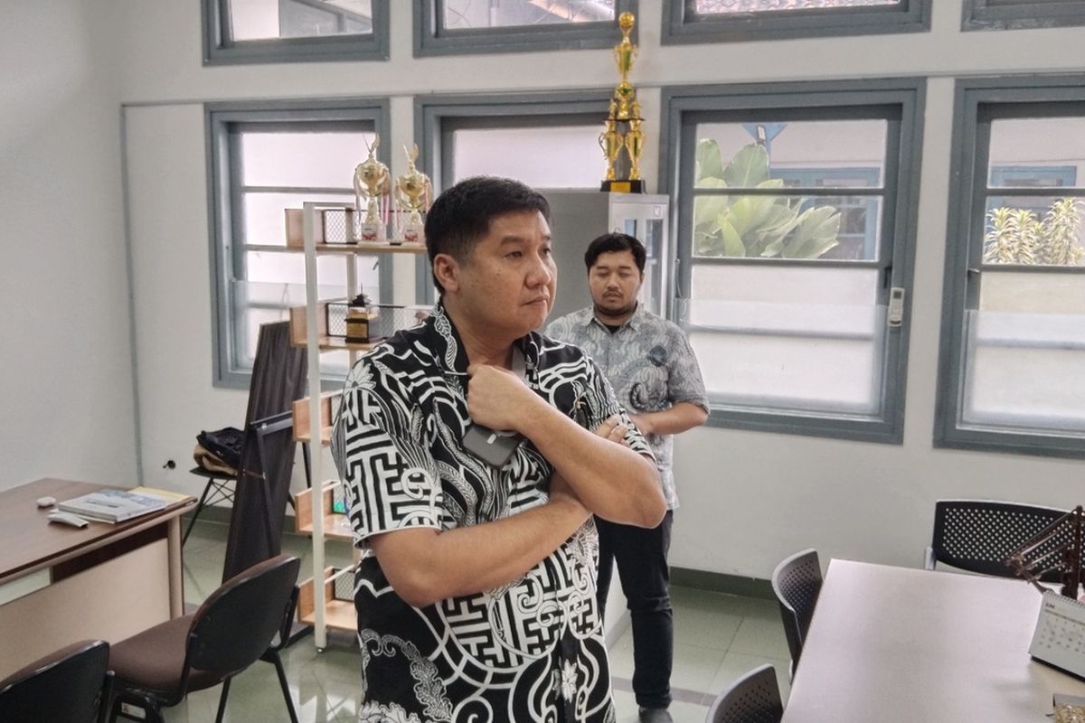 Menteri Perumahan dan Kawasan Permukiman Indonesia, Maruarar Sirait atau yang akrab disapa Ara, mengunjungi Kantor Balai Pelaksana Penyediaan Perumahan Jawa II di Jalan Lengkong Besar, Kota Bandung, Jawa Barat, Selasa (3/6/2025).