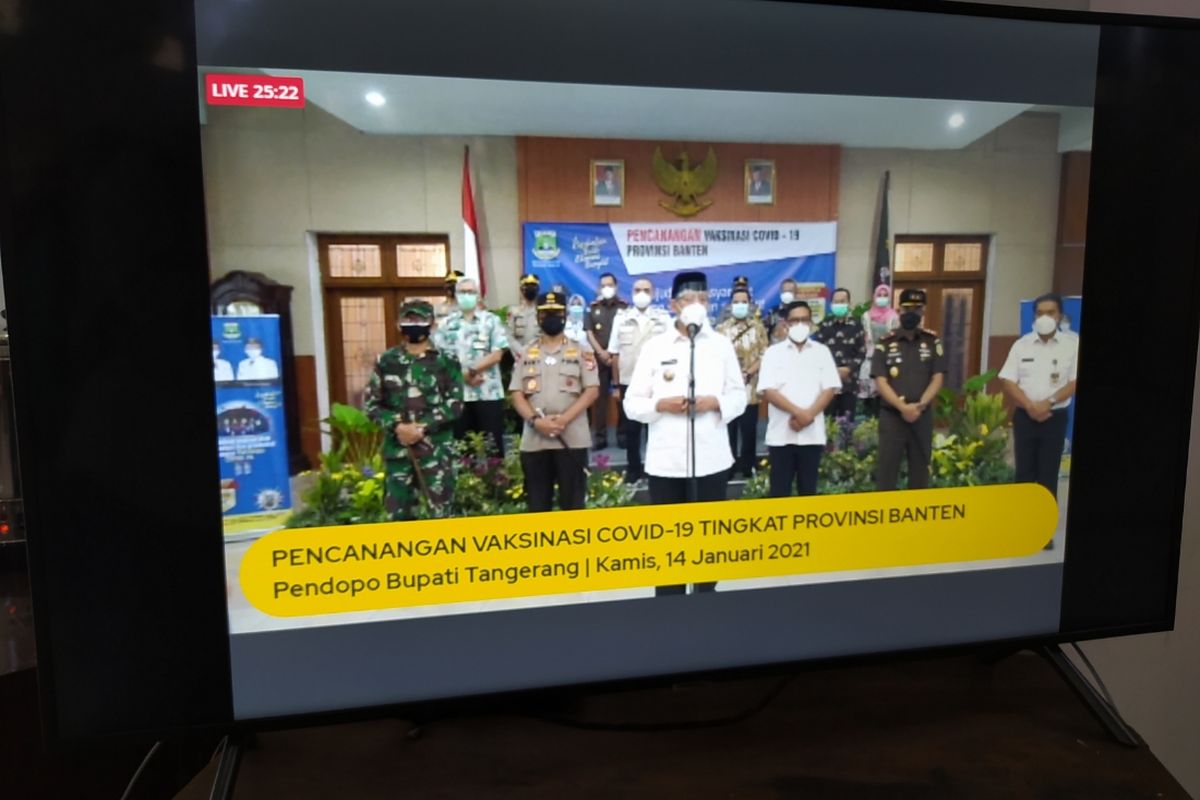 Sambutan dari Gubernur Banten Wahidin saat membuka giat pencanangan vaksinasi yang dilakukan oleh Kepala Daerah se-Banten di Pendopo Kabupaten Tangerang, Kota Tangerang, Banten, Kamis (14/1/2021).