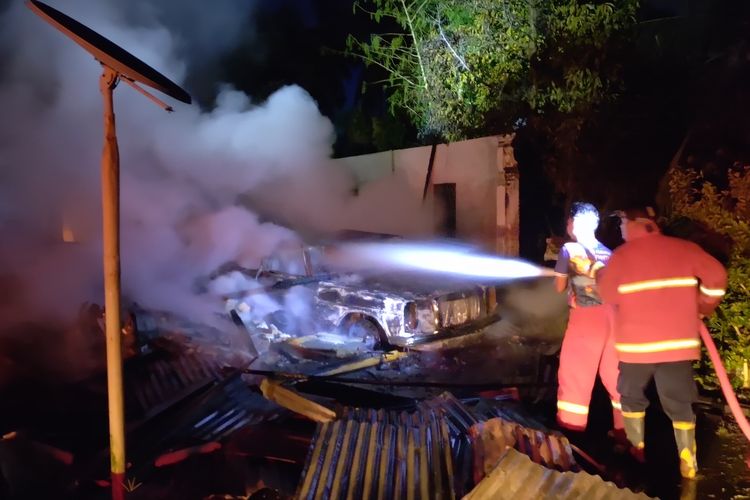 Kebakaran di Pasar Ampalu Padang Pariaman, 5 Toko Ludes, Kerugian Ditaksir Rp 1,5 Miliar