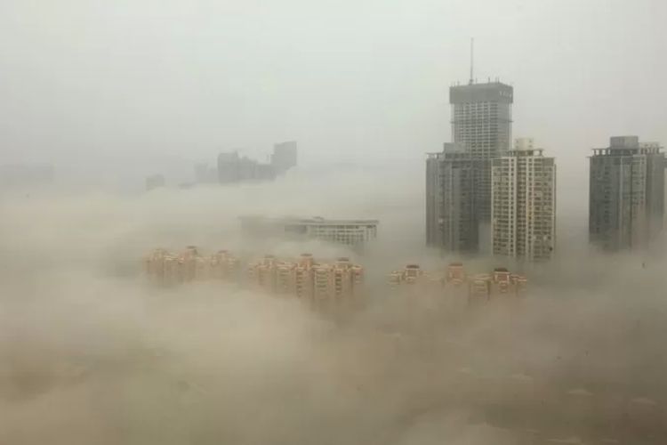 Foto yang diambil pada 2013 ini menunjukkan polusi ekstrem di kota Harbin, salah satu kota dengan polusi tinggi di China.