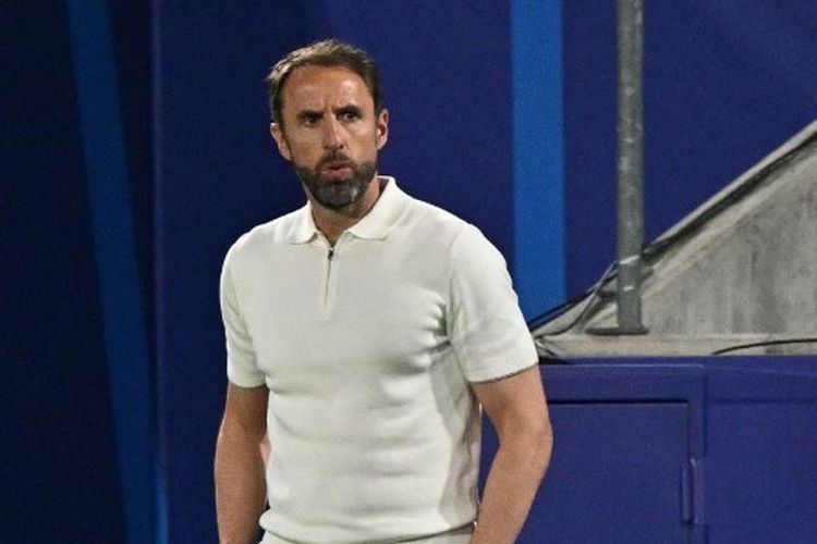 Reaksi pelatih Inggris, Gareth Southgate, saat mendampingi Inggris melawan Slovenia dalam fase Grup C Euro 2024 di Stadion Clogne pada 25 Juni 2024.