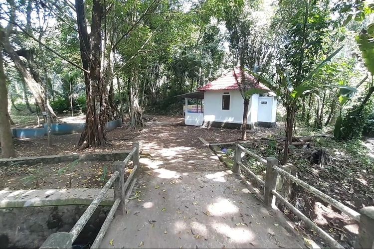 Rumah karantina dengan memanfaatkan bangunan mushala yang sudah lama tak dipakai disiapkan bagi pemudik yang nekat pulang saat larangan mudik di Dusun Piji, Desa Sidomulyo, Kecamatan Ampel, Boyolali, Jawa Tengah.