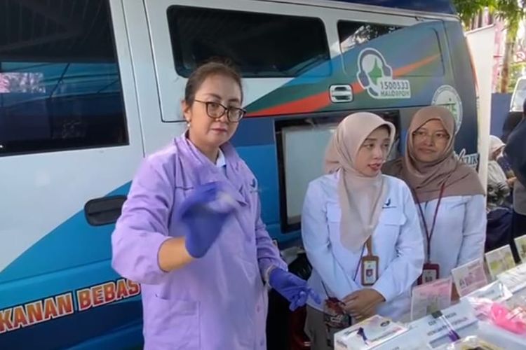 Badan Pengawasan Obat dan Makanan (BPOM) Jakarta saat lakukan inspeksi mendadak (sidak) di Pasar Depok Jaya, Pancoran Mas, Depok, Kamis (21/3/2024).