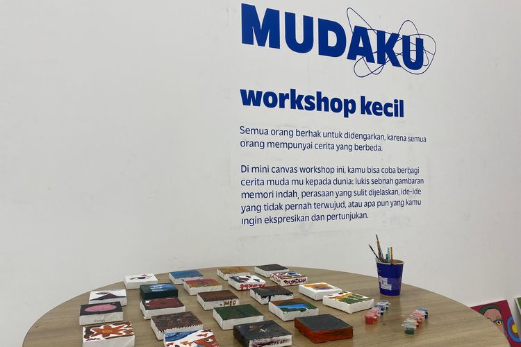 Workshop kecil di pameran Mudaku dan Lang-lang Hayat di Contemporary Art Gallery (CAG) TMII, Jakarta Timur, Sabtu (4/11/2023).