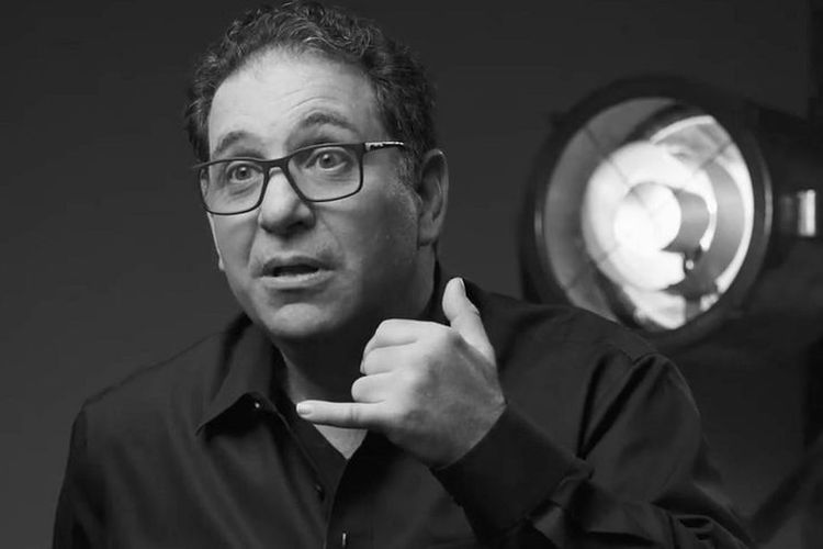 Kevin Mitnick, Hacker Legendaris yang Menjadi Buronan Siber Pertama di Dunia