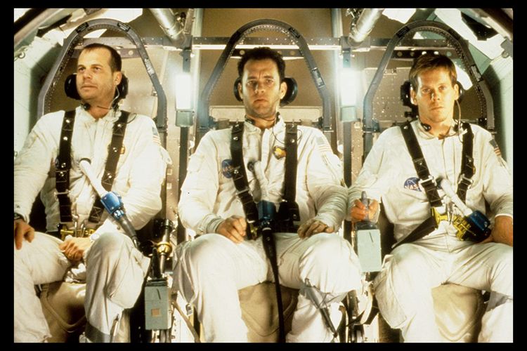 Bill Paxton,Tom Hanks, dan Kevin Bacon dalam film Apollo 13 (1995). Tayang mulai (23/10/2020) di Netflix.