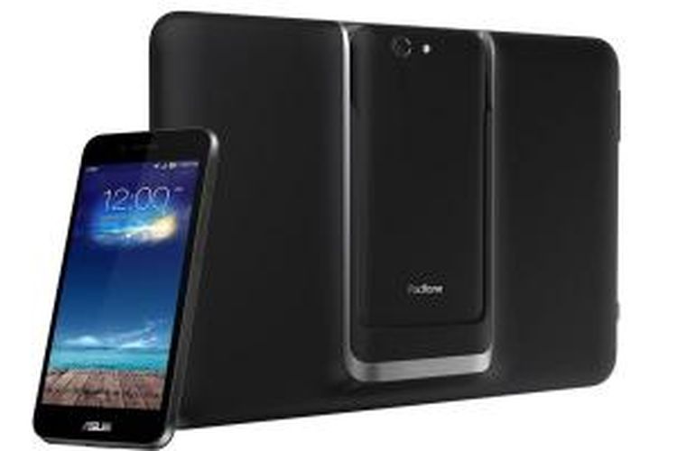 Smartphone Asus Padfone S bisa dijadikan perangkat tablet dengan docking khusus.