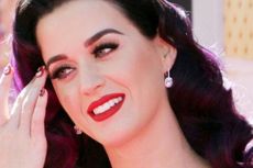 Katy Perry dan Kostum untuk Mengaum