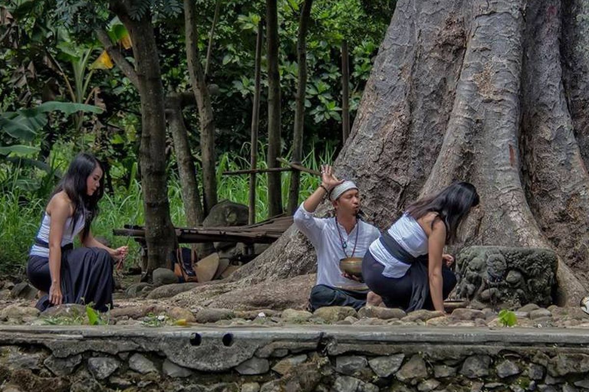 Sebuah fragmen dalam acara Wiwitan Upacara Kebo Ketan