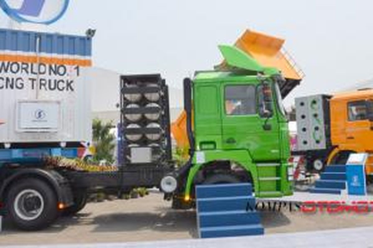 Truk Sachman asal China mengandalkan heavy duty truck berbahan bakar gas.
