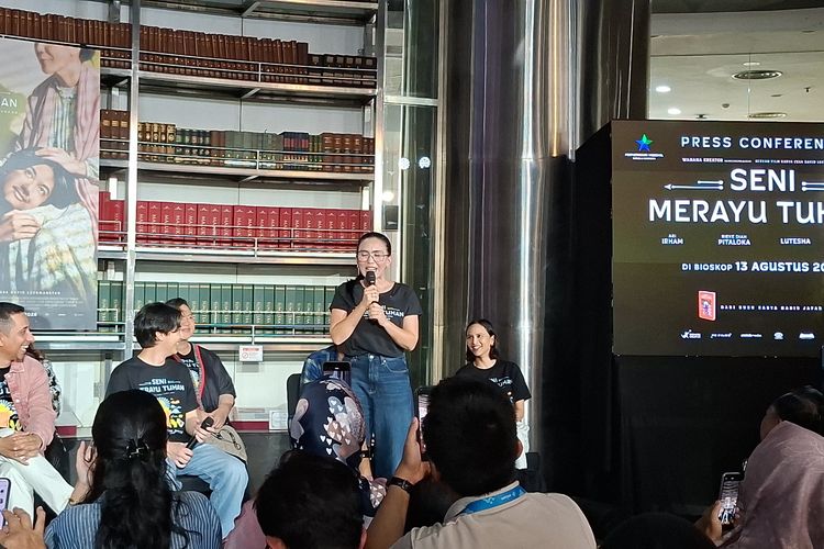Rieke Diah Pitaloka Patah Hati Mulai Ditinggal Anak di Fase Remaja