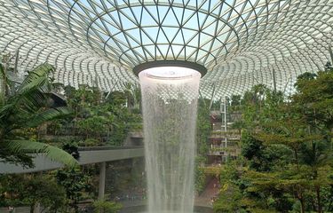 Jewel di Bandara Changi Singapura menjadi atraksi yang diminati wisatawan sejak diperkenalkan pada 2019.