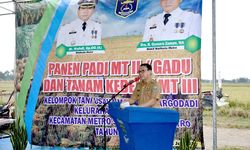 Ingin Petani Lebih Makmur, Walkot Mahdi Serahkan Bantuan Alsintan ke Kelompok Tani Margodadi