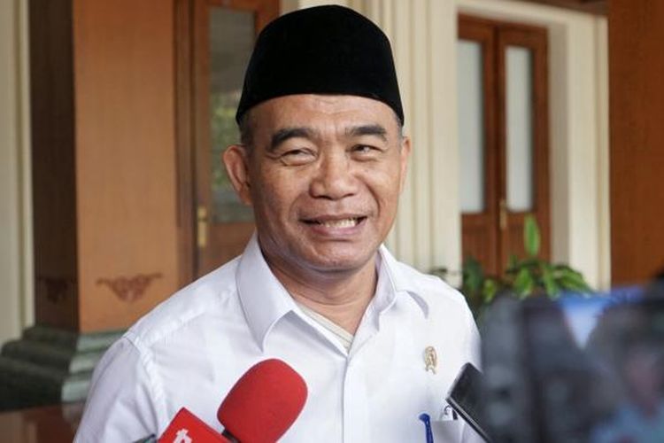 Menteri Pendidikan dan Kebudayaan Muhadjir Effendy saat ditemui di kantor Kemenko Polhukam, Jakarta Pusat, Kamis (8/12/2016).