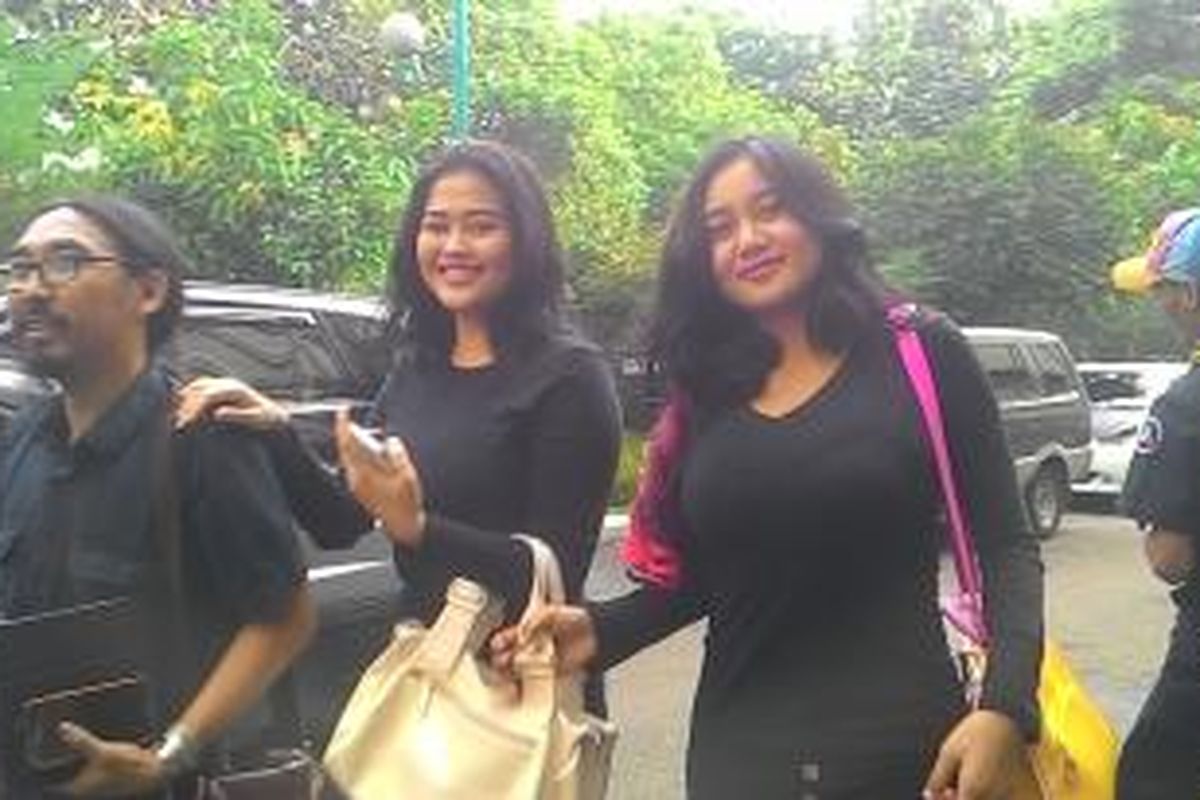 Duo Serigala mendatangi Polda Metro Jaya untuk membuat laporan soal foto 