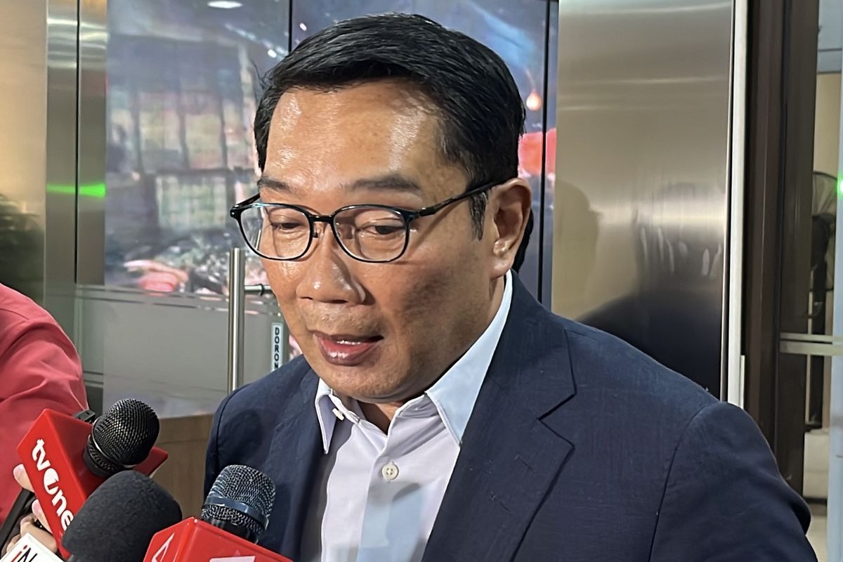 Eks Gubernur Jawa Barat, Ridwan Kamil saat ditemui usai jalani pemeriksaan tambahan di Bareskrim Polri, Kamis, (28/8/2025)