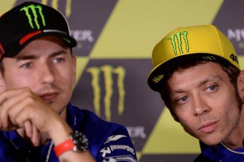 Valentino Rossi Bujuk Jorge Lorenzo untuk Tetap di MotoGP