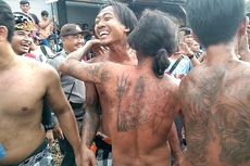 Gelar Perang Api Jelang Nyepi, Umat Hindu Lombok Ingin Pemilu Damai