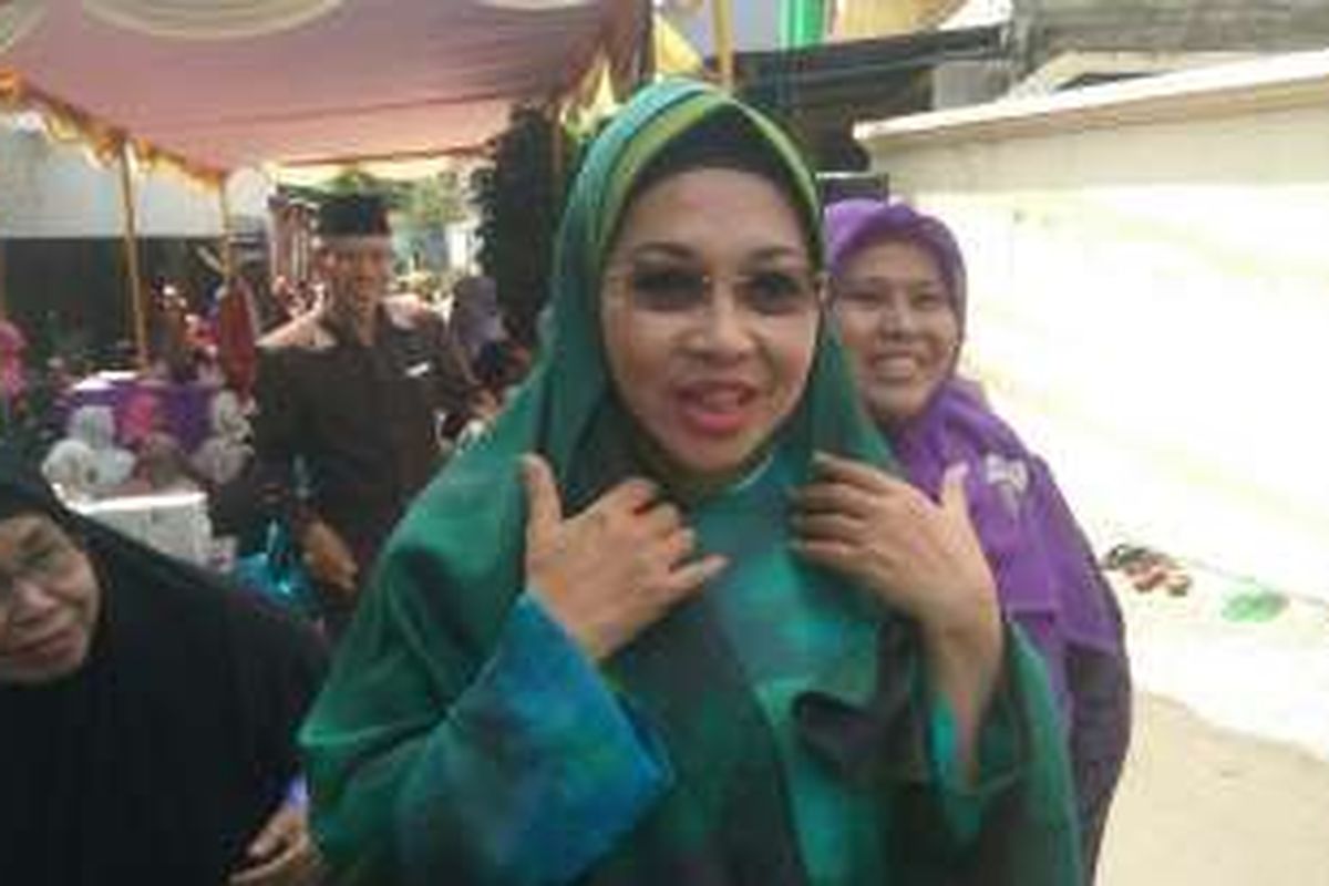 Calon wakil gubernur DKI Jakarta Sylviana Murni usai mengikuti acara maulid di Jalan Bangka IXB, Mampang Prapatan, Jakarta Selatan, Sabtu (31/12/2016).