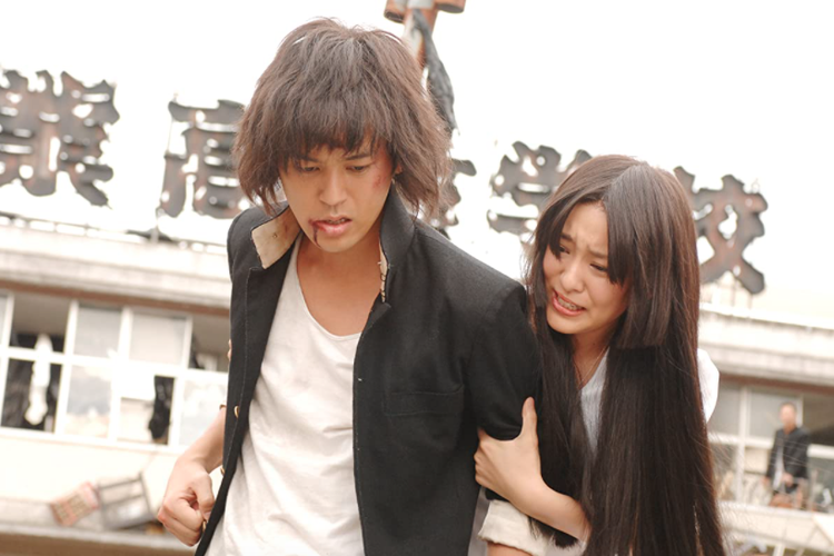 Satoshi Tsumabuki dan Emi Takei dalam salah satu adegan film For Loves Sake (2012).