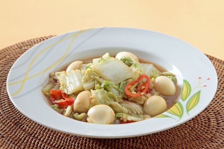 Ilustrasi tumis sawi putih saus tiram plus telur puyuh ala Sajian Sedap. 