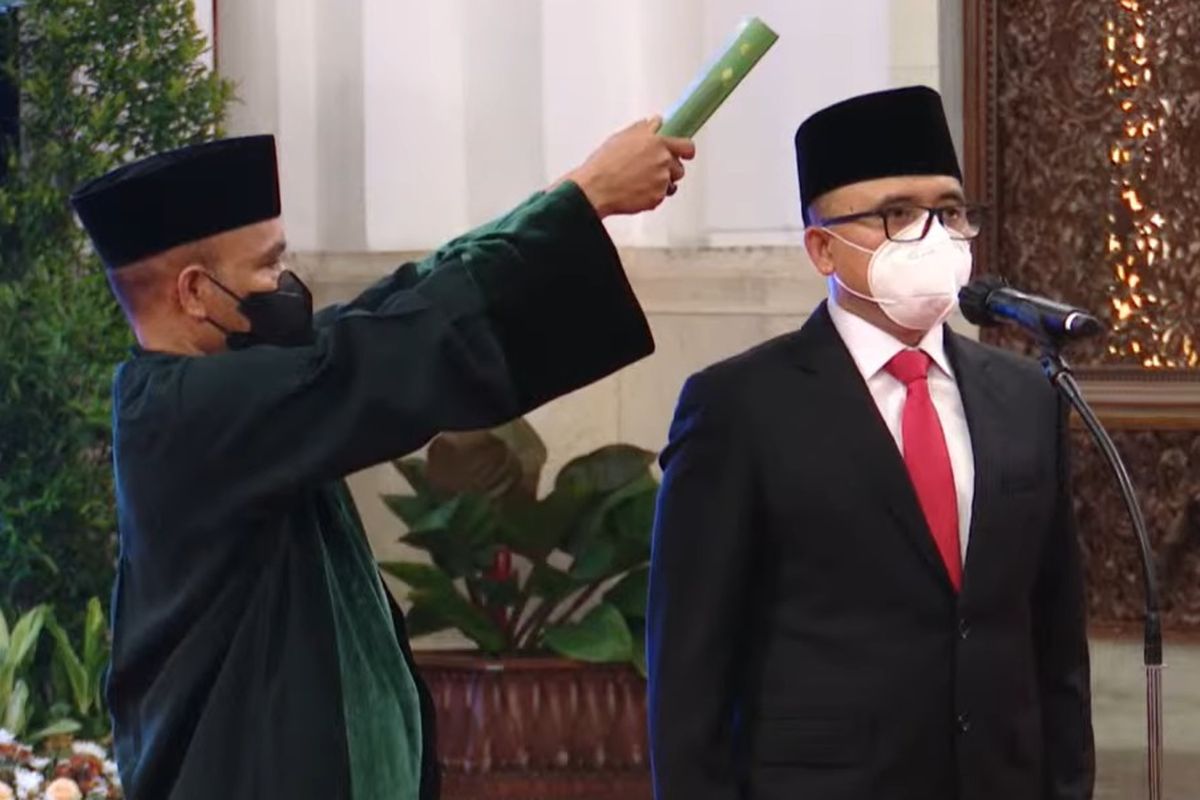 Mantan Kepala LKPP Abdullah Azwar Anas resmi menyandang status sebagai Menteri PANRB usai dilantik oleh Presiden Joko Widodo, di Istana Negara, Jakarta, Rabu (7/9/2022).