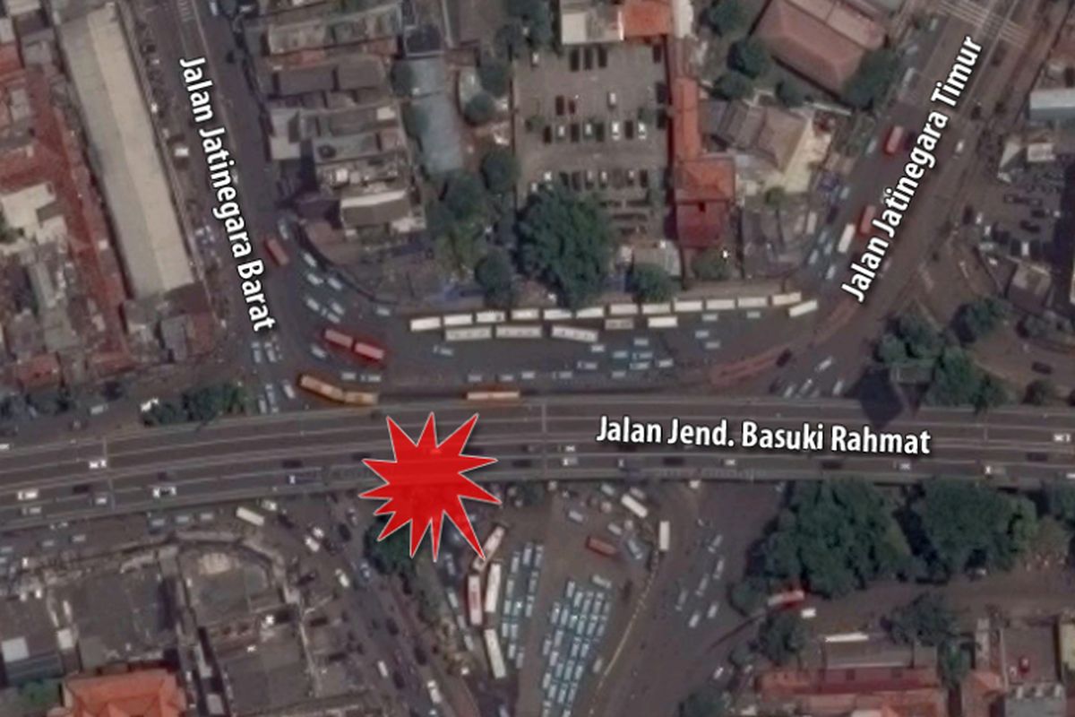 Lokasi ledakan di dekat Terminal Bus Kampung Melayu, Jakarta Timur, Rabu (24/5/2017) malam.