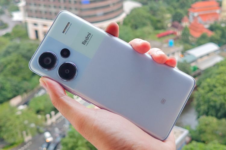 Sisi belakang Xiaomi Redmi Note 13 Pro Plus 5G