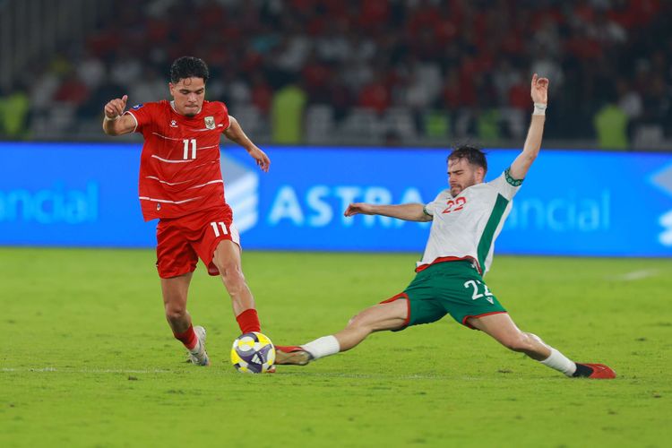 Pemain Timnas Indonesia Ragnar Oratmangun beraksi dalam laga Final FIFA Series 2026 antara Indonesia vs Bulgaria di Stadion Gelora Bung Karno, Jakarta, Senin (30/3/2026). Bulgaria menang 1-0 atas Indonesia.