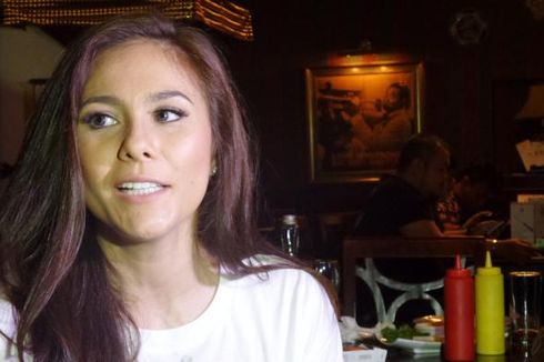 Wulan Guritno Hadapi Dilema Putrinya Kuliah di Amerika