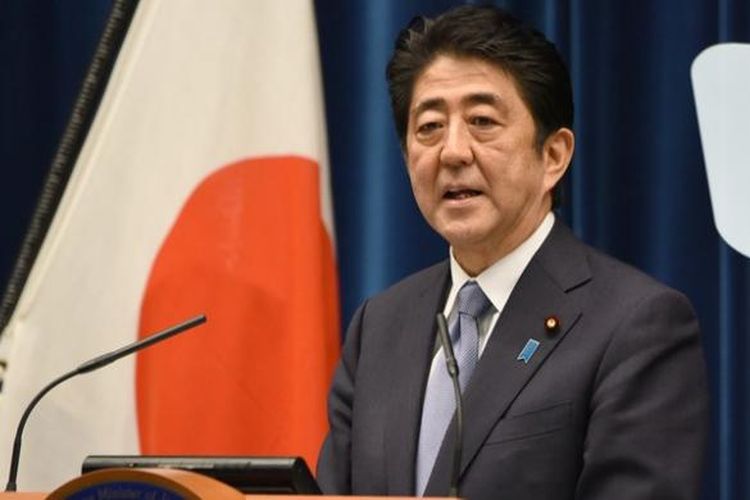 PM Jepang Shinzo Abe saat memberikan pernyataan dalam peringatan berakhirnya Perang Dunia II, Jumat (14/8/2015). Mantan PM Jepang ditembak pada pukul 11.30 waktu setempat saat berpidato di kota Nara, dekat Stasiun Yamato-Saidaiji Jumat (8/7/2022).