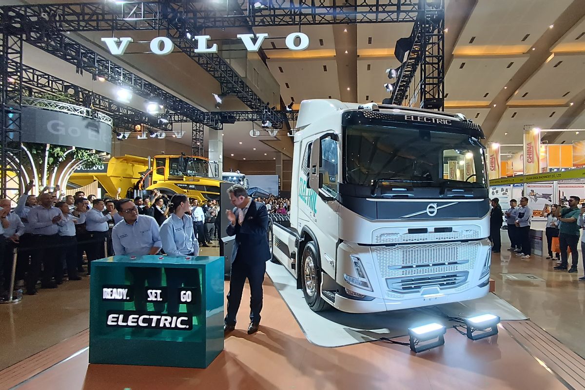 Truk listrik Volvo FM Electric resmi meluncur di Indonesia