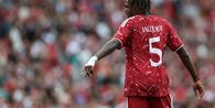 Hasil Liverpool vs Como 2-0: Kesan Iraola Soal Bek Baru The Reds