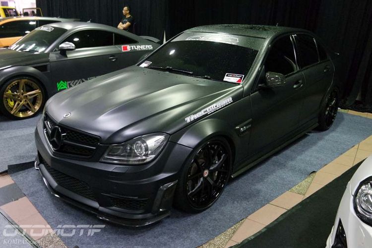 Mercedes-Benz C63 milik Fendy Gunawan (CGI Motorsport) menjadi jawara kelas FFA Auto Battle Dyno di Black Auto Battle pada Minggu (19/11/2017). 