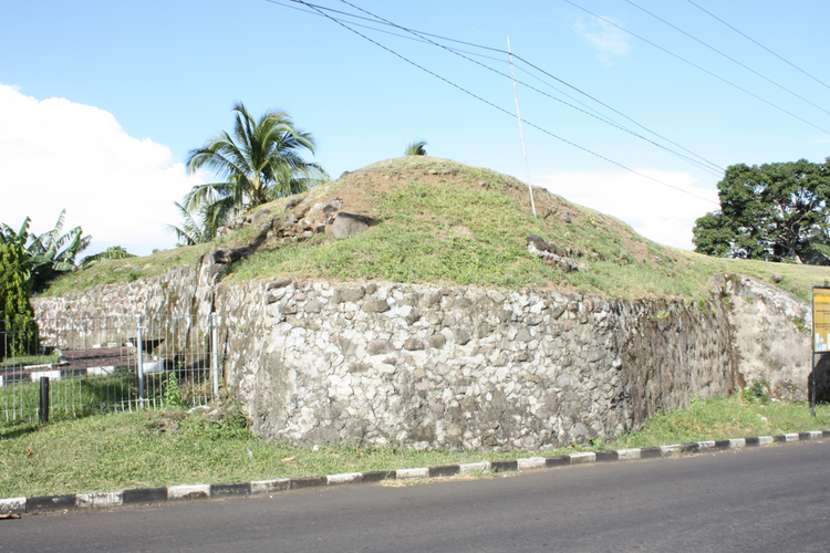 Benteng Kota Janji peninggalan bangsa Portugis di Ternate.