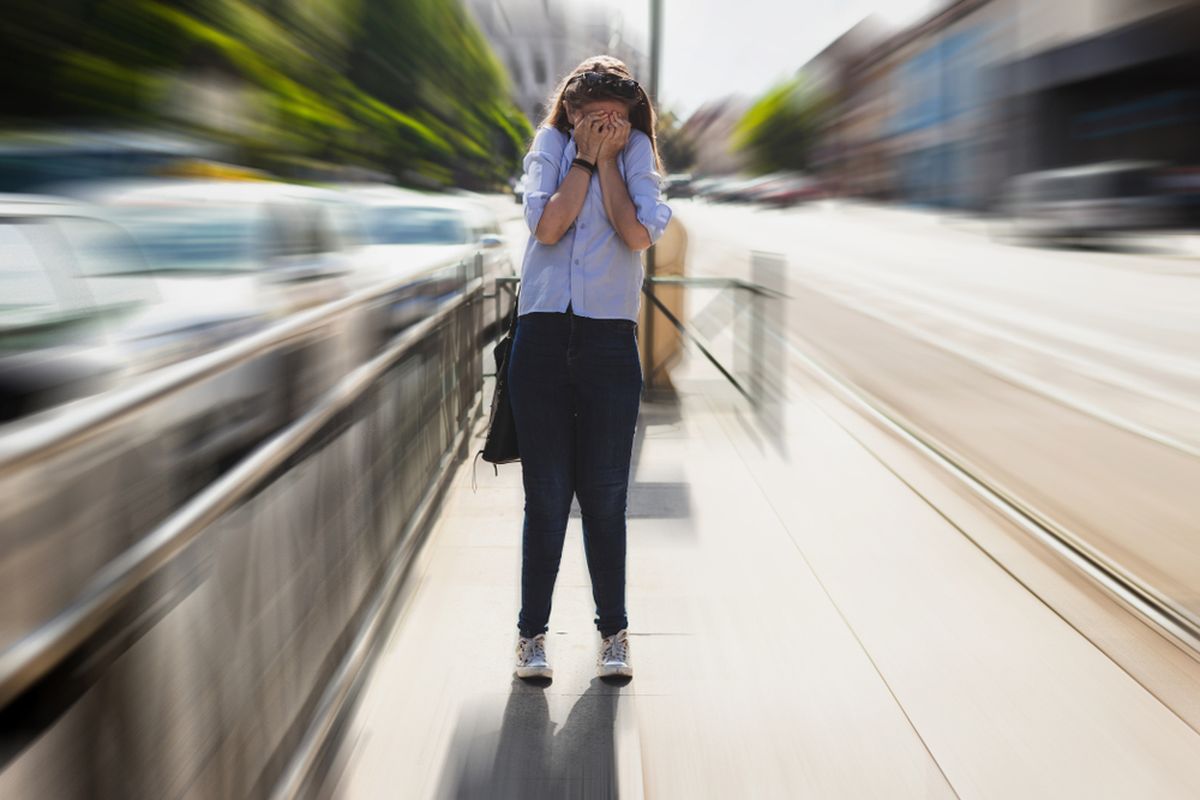 Serangan panik atau panic attack adalah perasaan takut dan cemas yang sangat berlebihan. 