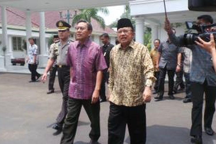 Wakil Presiden Boediono bertemu wakil presiden terpilih Jusuf Kalla