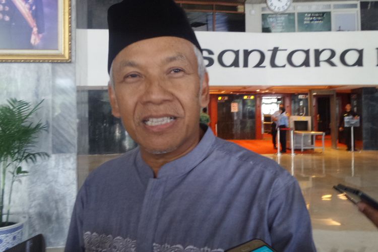 Wakil Ketua DPR RI Agus Hermanto di Kompleks Parlemen, Senayan, Jakarta, Jumat (12/5/2017).