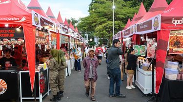 Ngabuburit Sambil Konsultasi Legalitas Usaha di Ramadhan Vaganza di Balai Kota Surabaya