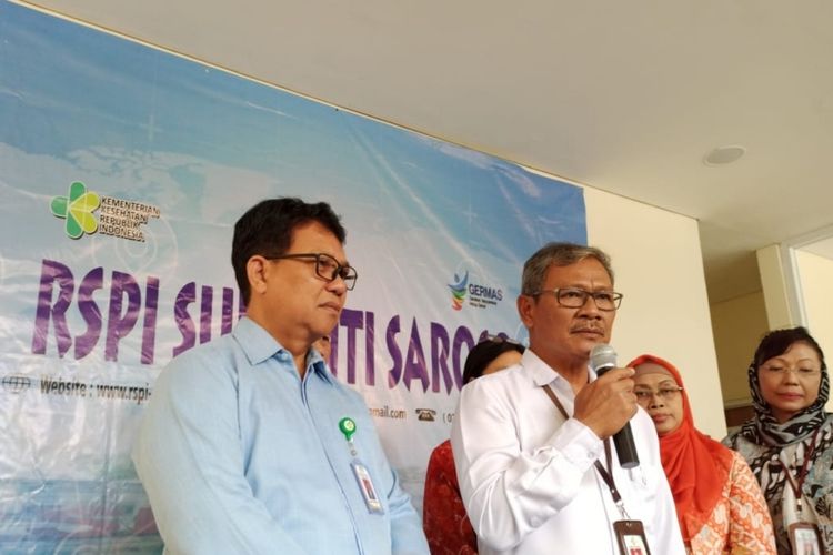 Jajaran direksi RSPI Sulianti Saroso dan Juru Bicara Penanganan Corona Achmad Yurianto di RSPI Sulianti Saroso, Jakarta Utara, Rabu (4/3/2020).