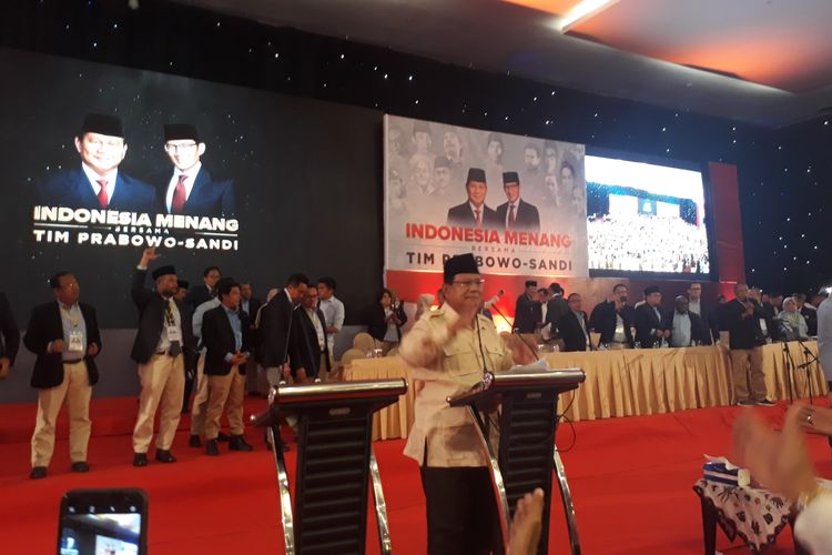 Calon Presiden nomor urut 02 Prabowo Subianto dalam acara pidato kebangsaaan di Dyandra Convention Hall, Surabaya, Jawa Timur, Jumat (12/4/2019).