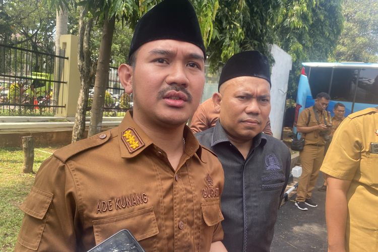 OTT Bupati Bekasi Ade Kuswara, KPK Sita Uang Tunai Ratusan Juta