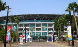 GBK Jadi Lokasi Konser Perdana Kanye West di Indonesia, Berapa Revenuenya? 