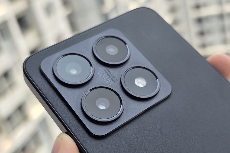 Tekstur punggung dan detail kamera Xiaomi 14T yang dilengkapi lensa Summilux Optics dari Leica