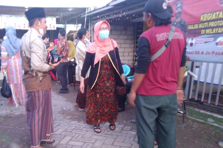 Calon Wakil Bupati Mojokerto Choirun Nisa, saat kampanye tatap muka di wilayah Gedeg, Kabupaten Mojokerto, Jawa Timur, Rabu (21/11/2020)