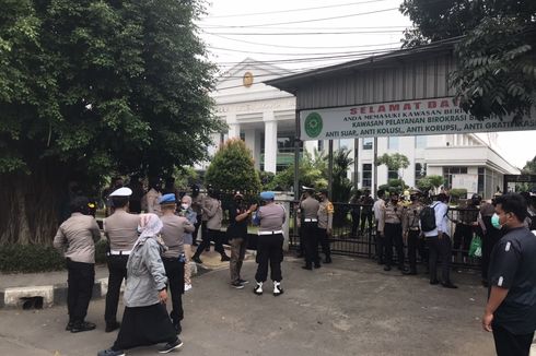 Dua Simpatisan Rizieq Shihab yang Datang ke Sidang Reaktif Covid-19