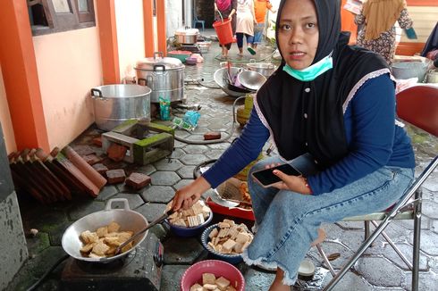 Manfaatkan Dana Jimpitan, Desa di Jombang Dirikan Dapur Umum untuk Korban Banjir